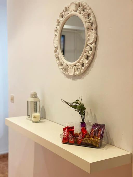 Rooms In Spacious Beach Flat In Valencia Bagian luar foto