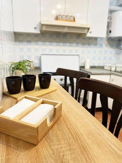 Rooms In Spacious Beach Flat In Valencia Bagian luar foto